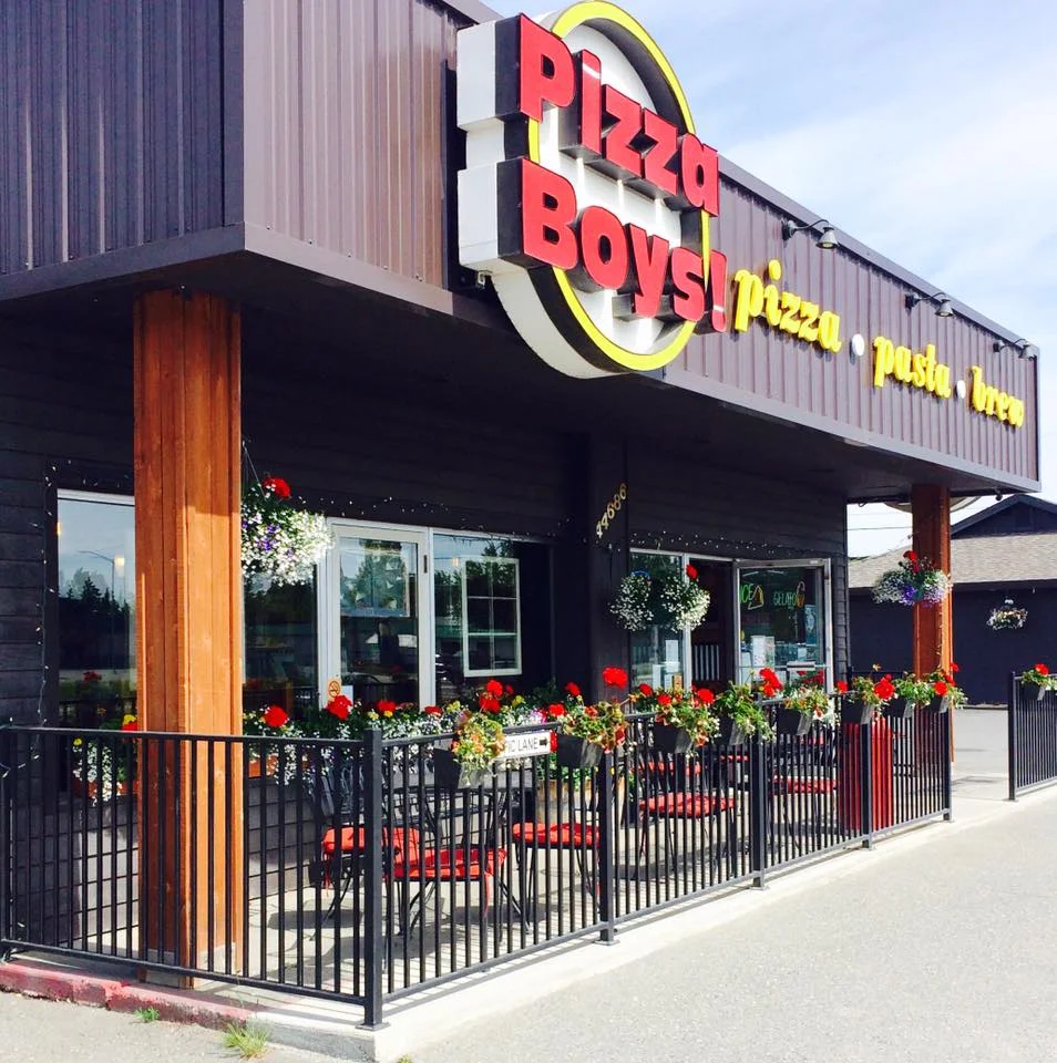 Pizza Boys dining room